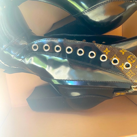 LV LEATHER COMBAT BOOTS (They were stolen.) - Picture 7 of 7